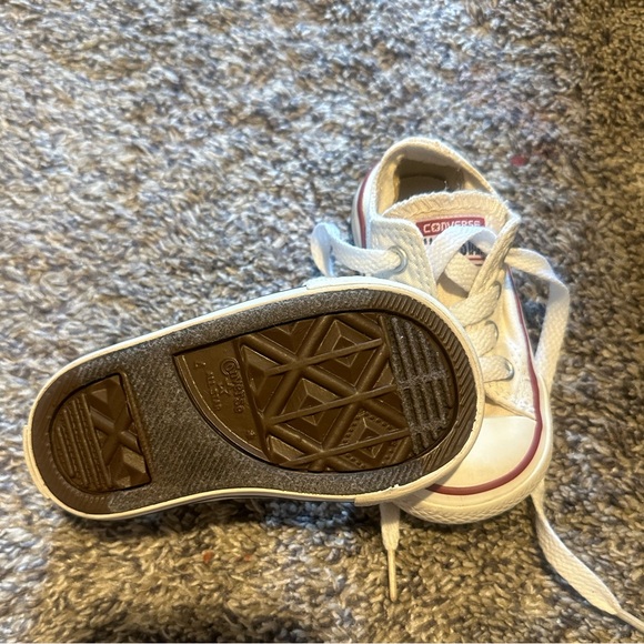 Converse shoes - Picture 2 of 2